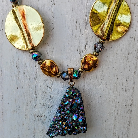 Aura geode druzy pendent necklace w/🔥polished glass beads w/ matching earrings - Picture 4 of 7